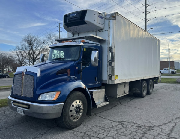 Blue 2017 Kenworth T370