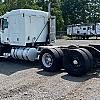 White 2015 Mack CXU613