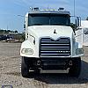 White 2015 Mack CXU613